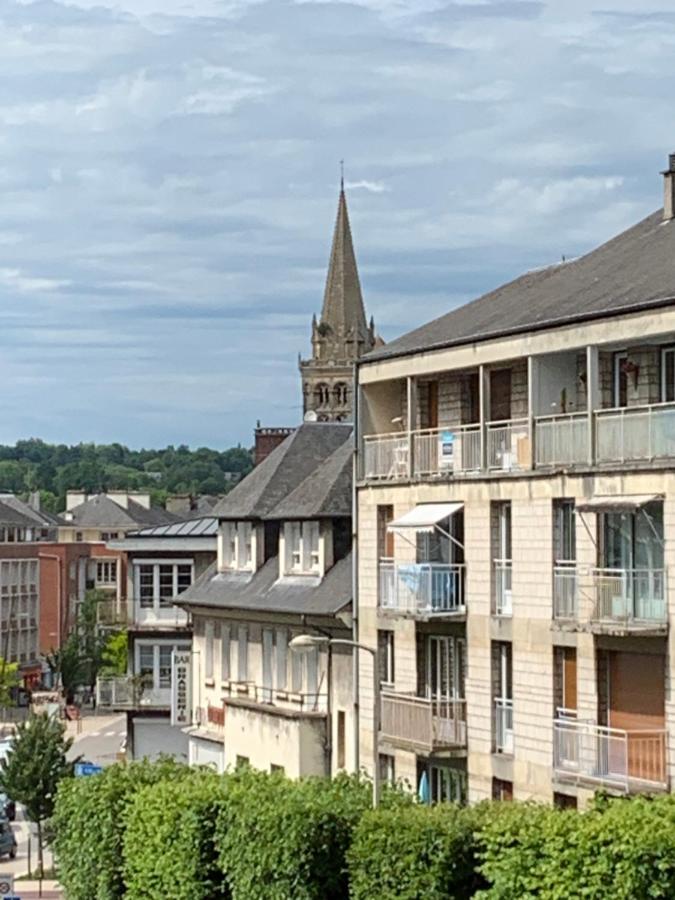 Appartement Au cœur de Lisieux 83 m2 et vue sur la Basilique Extérieur photo